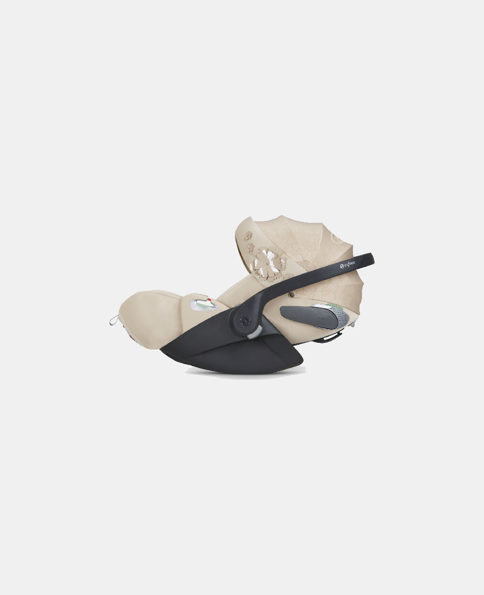 523000273.jpg Scoica Auto CLOUD T I-SIZE SIMPLY FLOWERS BEIGE | mid beige Cybex Platinum - imagine 1