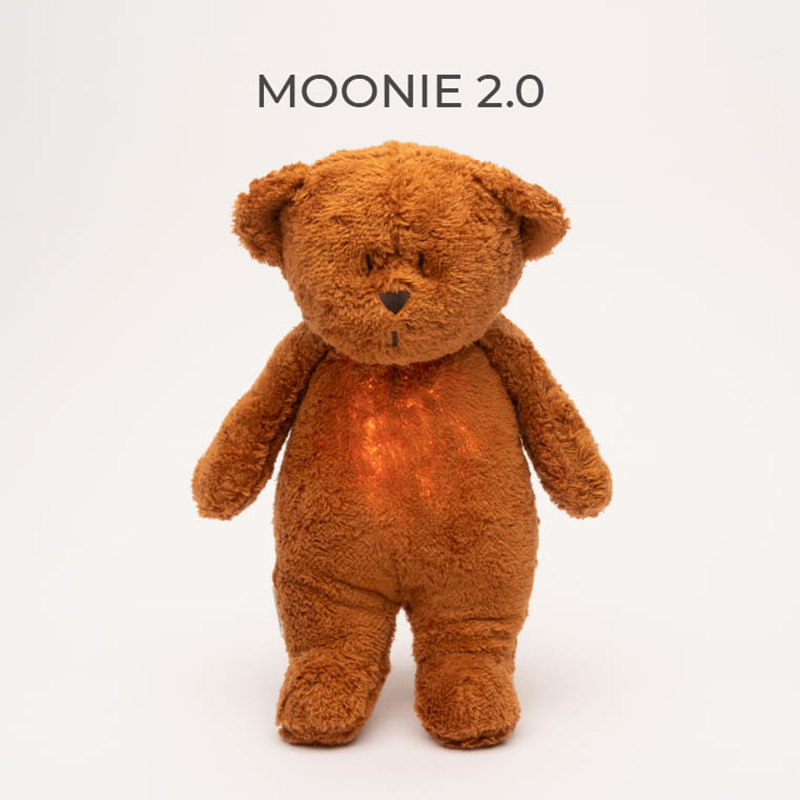 5903943986446.jpg MOONIE 2.0 - THE ORGANIC HUMMING BEAR CARAMEL WITH LAMP - imagine 1