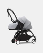 Stokke YOYO³ cu cadru negru și pachet Nou-Născuți 0+ Stone