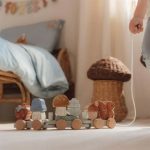 Trenulet din lemn FSC pentru stivuire - Veverita - Forest Friends - Little Dutch - imagine 5