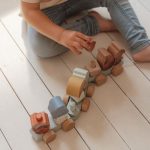 Trenulet din lemn FSC pentru stivuire - Veverita - Forest Friends - Little Dutch - imagine 7