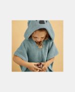 Nuuroo Adelin Poncho cu glugă din bumbac organic Lead - imagine 3