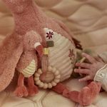 Jucarie senzoriala pentru bebelusi - Flamingo - Safari Friends - Activity Cuddle GRS - imagine 4